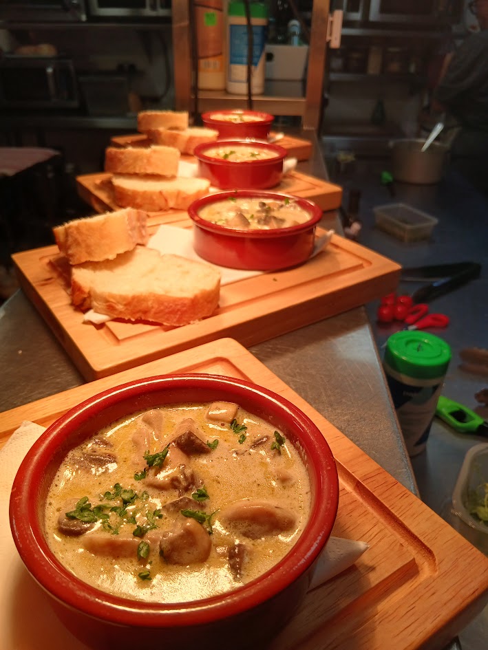 Ship Aberporth Garlic Mushrooms